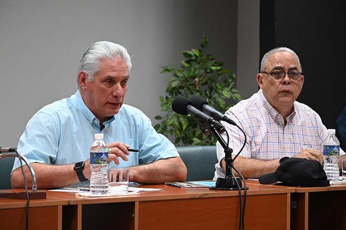 Cover Image for Evalúa Díaz-Canel recuperación en La Habana ante intensas lluvias